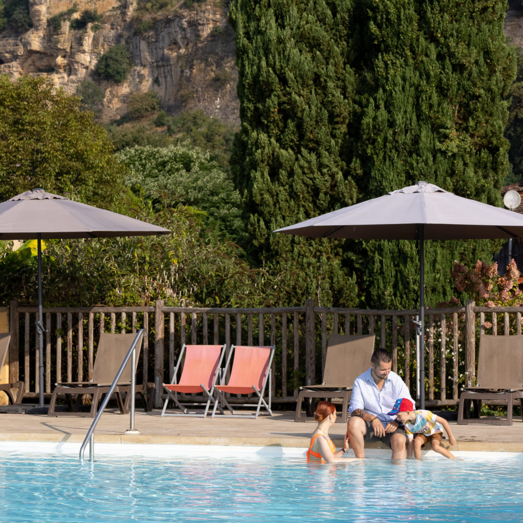 Vu sur le château Beynac depuis le camping Le Capeyrou
