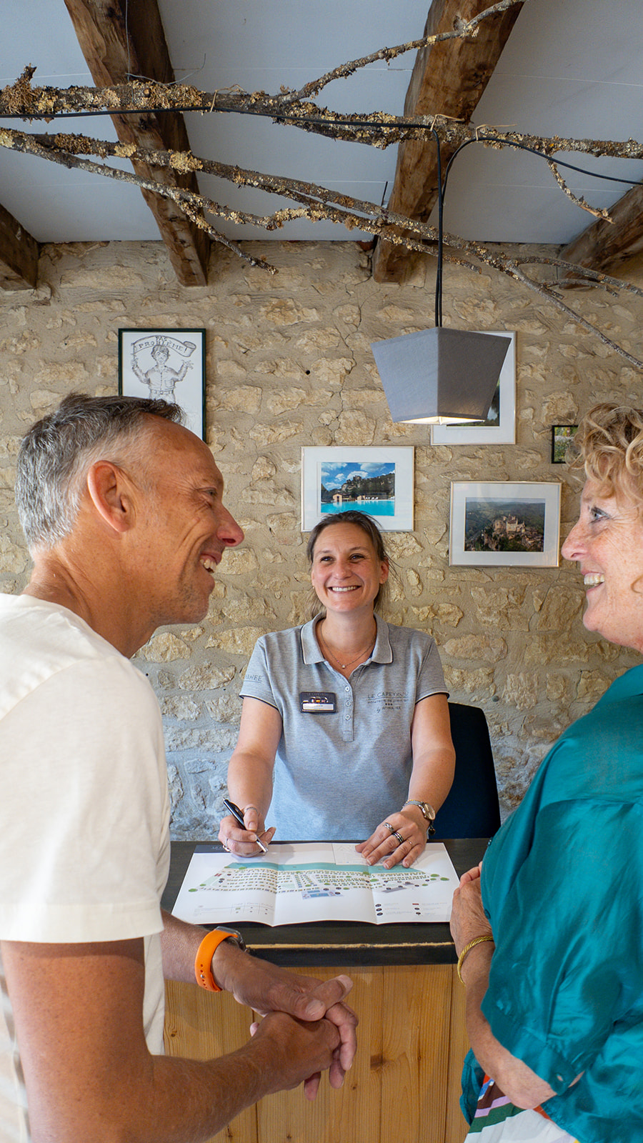 Réception du camping Le Capeyrou
