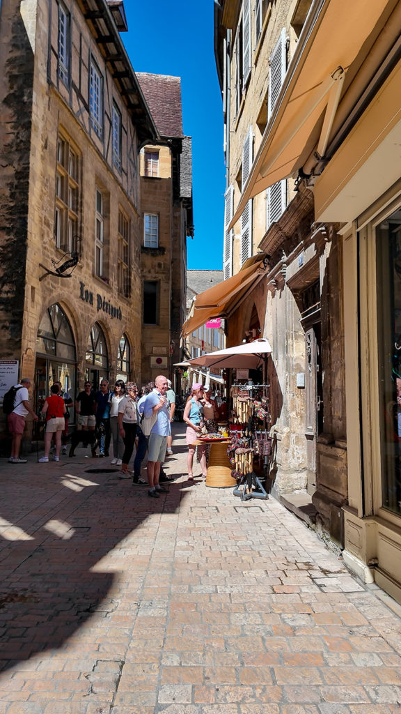 Beynac et commerces alentours